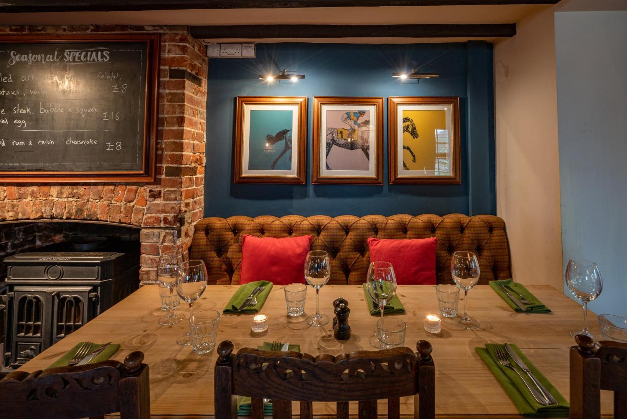 The Royal Oak Inn Chichester Exterior foto