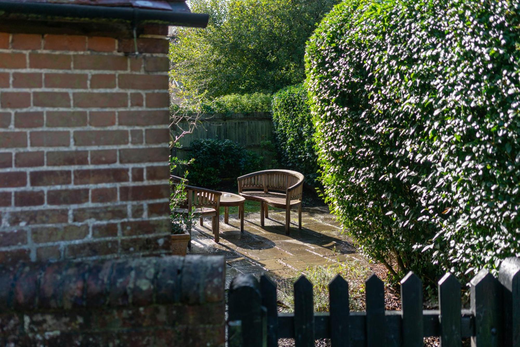 The Royal Oak Inn Chichester Exterior foto